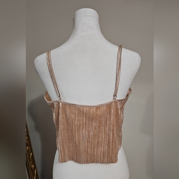 VICTORIA'S SECRET Rose Gold plisse cropped cami. Size Small - Picture 6 of 8